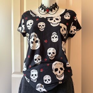 3pc, choker, head piece and Black Skull top